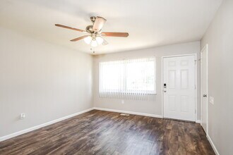 3 Santa Anita Ct in Florissant, MO - Building Photo - Building Photo