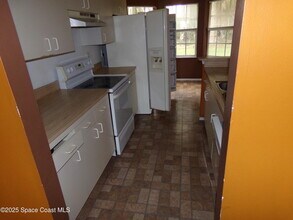 310 Seahorse Cir SE in Palm Bay, FL - Building Photo - Building Photo