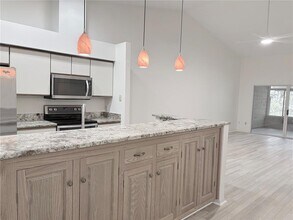 920 NW 124th Dr in Newberry, FL - Building Photo - Building Photo