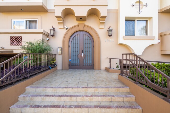 Armacost Chateau in Los Angeles, CA - Building Photo - Building Photo