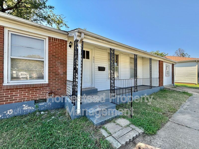 308 E Rose Dr in Midwest City, OK - Building Photo