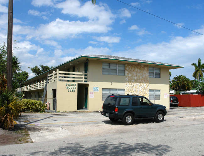 2735 Pierce St in Hollywood, FL - Building Photo - Building Photo