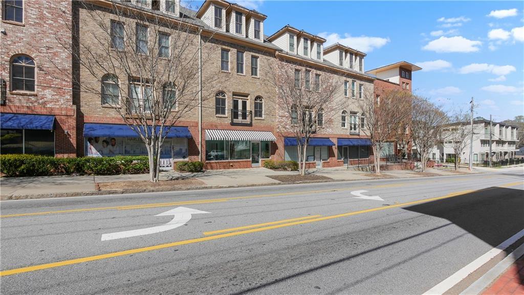 1281 Dahlgren Lane in Atlanta, GA - Building Photo