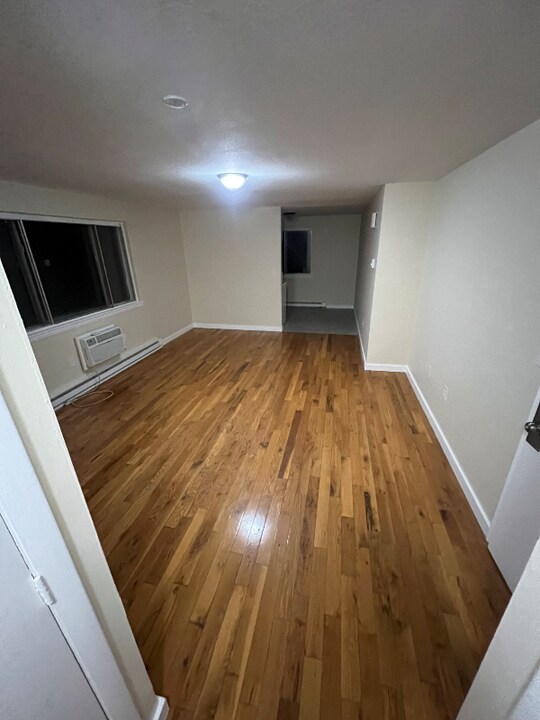 299 Park St in Bristol, CT - Building Photo