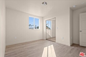 707 W 80th St in Los Angeles, CA - Building Photo - Building Photo