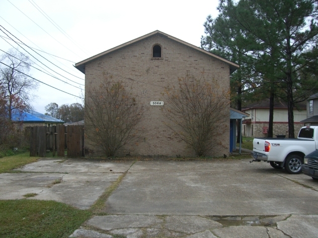 5564 Regatta Dr in Baton Rouge, LA - Foto de edificio - Building Photo