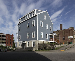 21 Sycamore St in Worcester, MA - Building Photo