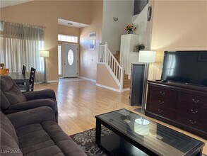 5255 Autumn Sky Rd in Las Vegas, NV - Building Photo - Building Photo