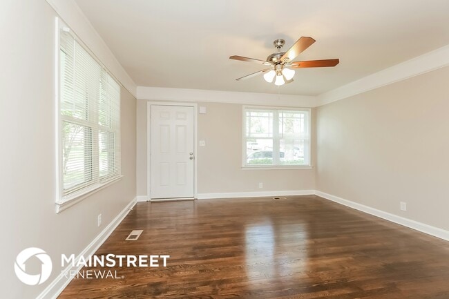 209 W Bledsoe St in Gallatin, TN - Foto de edificio - Building Photo