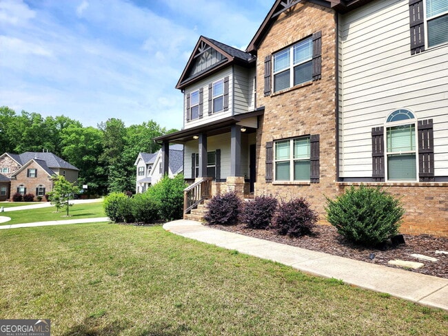 525 Twelve Oaks Dr in Senoia, GA - Building Photo - Building Photo