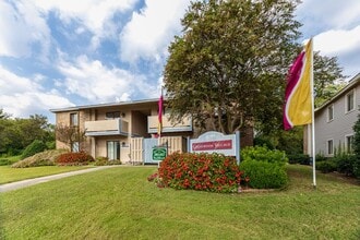 Chasewood Village in Huntsville, AL - Foto de edificio - Building Photo