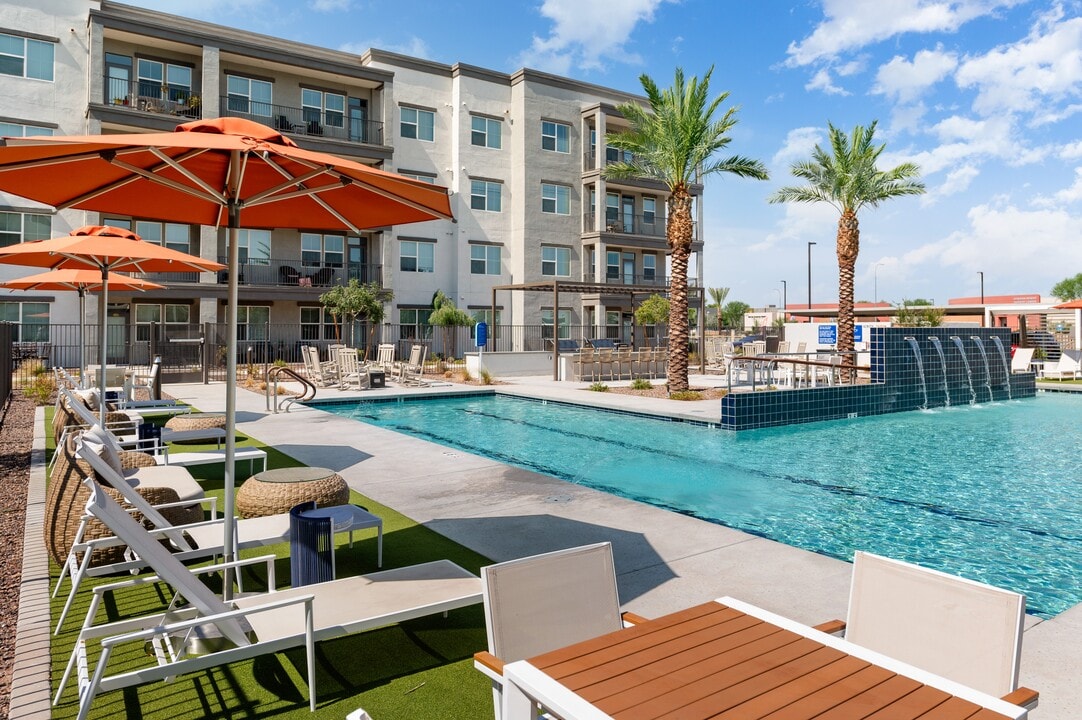 Mera Chandler 55+ Active Adult in Chandler, AZ - Foto de edificio