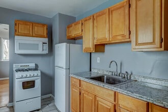 14008 Hobart Ave in Warren, MI - Building Photo - Building Photo