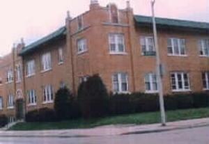 2208 W Locust St in Milwaukee, WI - Building Photo