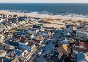 40 Trenton Ave in East Atlantic Beach, NY - Building Photo