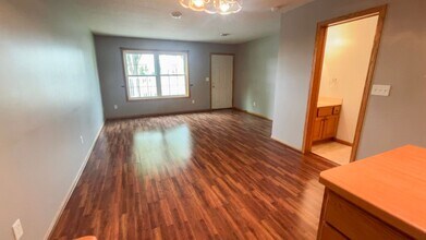 6170 S Pointe Dr SW in Rochester, MN - Building Photo - Building Photo