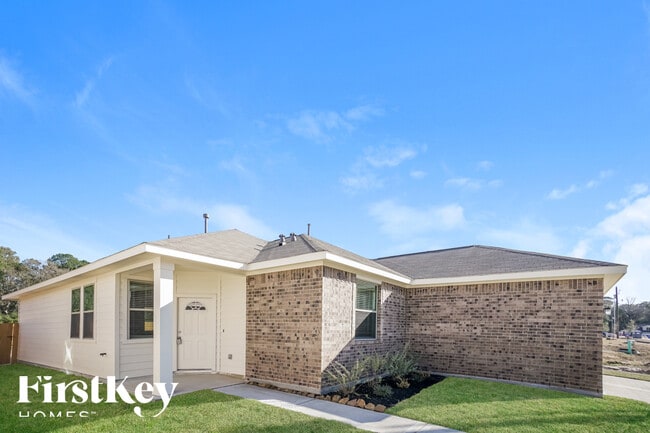 11021 Patriot Ct in Cleveland, TX - Foto de edificio - Building Photo