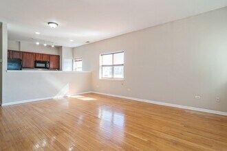 2030 W Warren Blvd in Chicago, IL - Building Photo - Building Photo