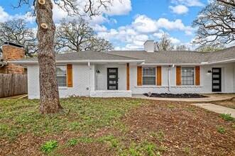 3522 Shady Valley Dr in Pantego, TX - Building Photo - Building Photo