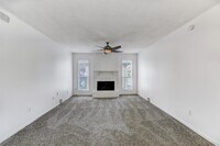 1516 Bay Area Blvd photo'