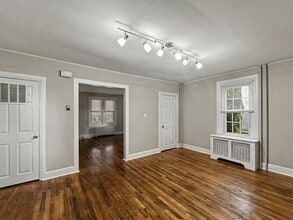 716 E Railroad Ave in Bryn Mawr, PA - Building Photo - Building Photo