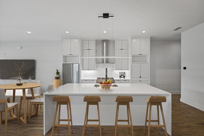Modern design Oak Lawn townhouse by Inwood in Dallas, TX - Building Photo - Building Photo