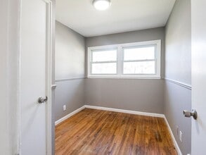 258 Presley Rd in St. Louis, MO - Building Photo - Building Photo