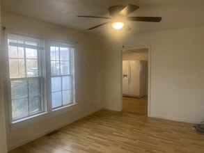 422 Circle Dr in Springfield, TN - Building Photo - Building Photo