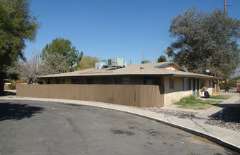 Country Club North Apartments in Tucson, AZ - Foto de edificio - Building Photo