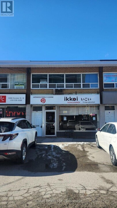 5084 Dundas St W in Toronto, ON - Building Photo