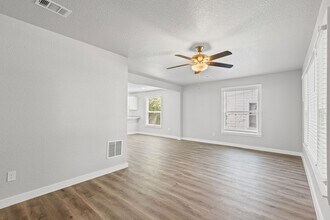 304 Myers Ave in Cleburne, TX - Building Photo - Building Photo