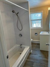 Pagewood Oval Apartments in Litchfield, NH - Foto de edificio - Building Photo