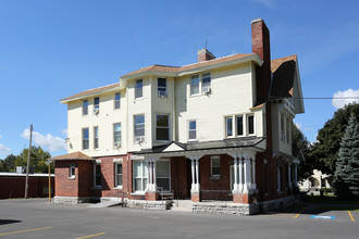 Washington Manor Apartments in Watertown, NY - Foto de edificio - Building Photo