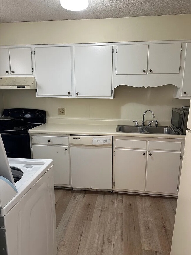 Room in Apartment on Ashley Forest Rd