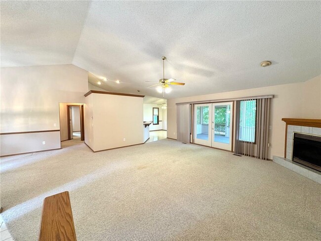 25 Elizabeth Dr in Bella Vista, AR - Building Photo - Building Photo