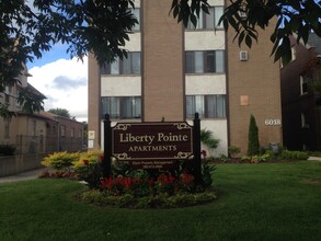 Liberty Pointe Apartments in Kenosha, WI - Foto de edificio - Building Photo