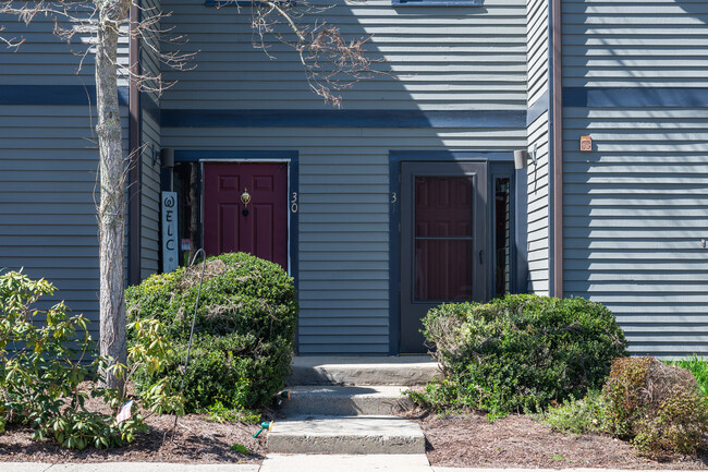 Winding Brook Village Condos in Taunton, MA - Foto de edificio - Building Photo