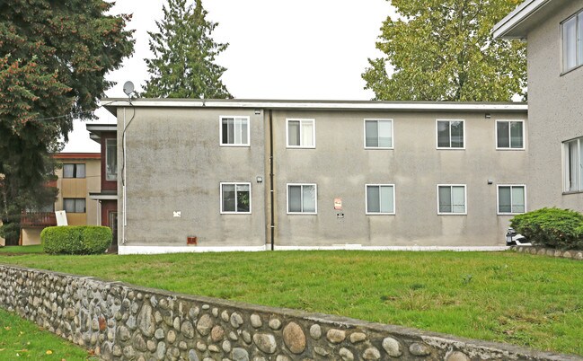 4465 Imperial St in Burnaby, BC - Building Photo - Building Photo