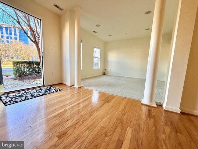 9710 Washingtonian Blvd in Gaithersburg, MD - Building Photo - Building Photo