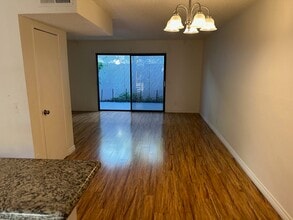 727 E Tujunga Ave in Burbank, CA - Building Photo - Building Photo