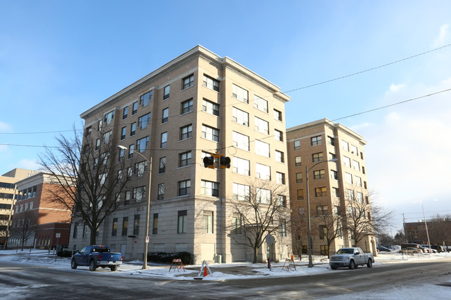 The Porter Senior Apartments in Lansing, MI - Building Photo - Building Photo