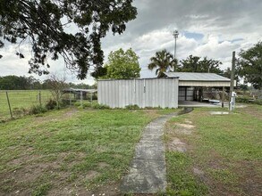 10317 S County Rd 39 in Lithia, FL - Building Photo - Building Photo