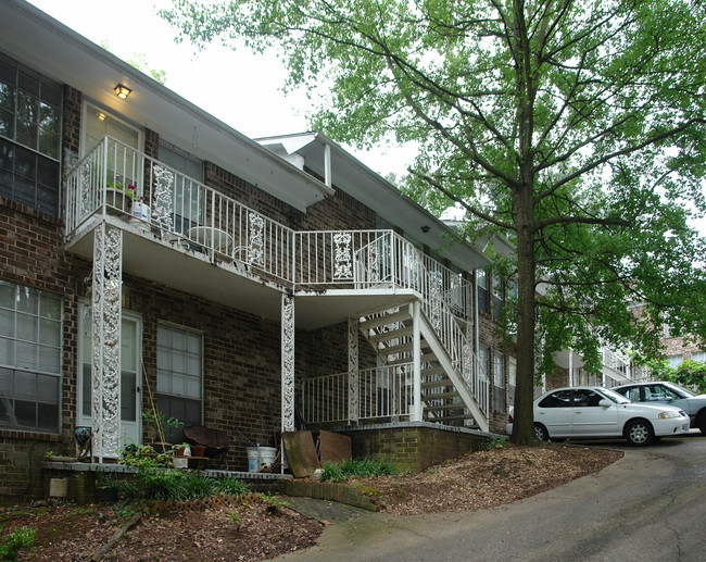 Tara Apartments in Birmingham, AL - Building Photo - Building Photo