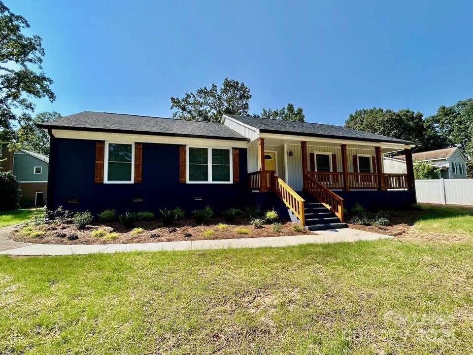 725 Brookside Dr in Gastonia, NC - Building Photo
