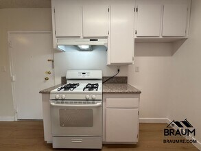 5461 Kester Ave in Los Angeles, CA - Building Photo - Building Photo