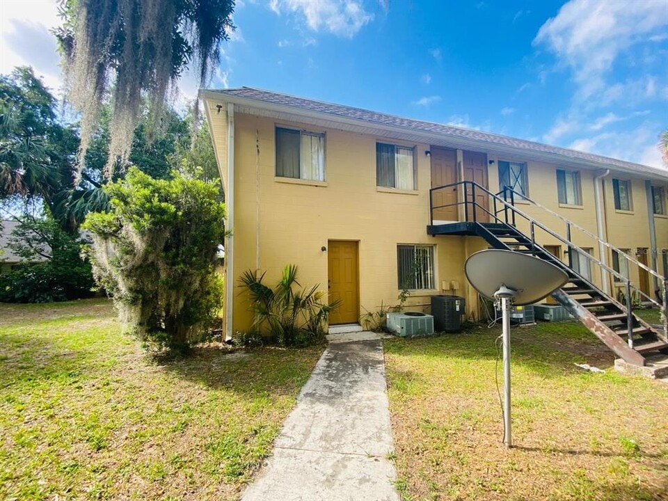 305 E Dakin Ave in Kissimmee, FL - Building Photo