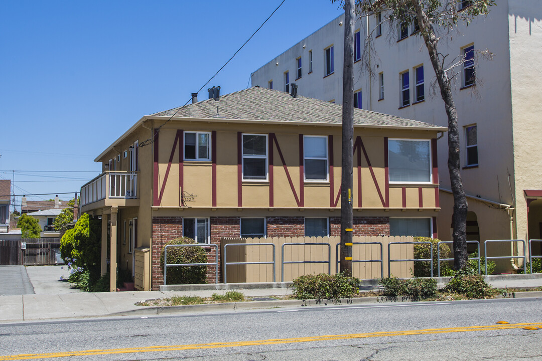 1224 El Camino Real, Unit 4 in Burlingame, CA - Building Photo