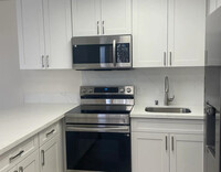 725 Kapiolani Blvd, Unit 1202 in Honolulu, HI - Building Photo - Building Photo