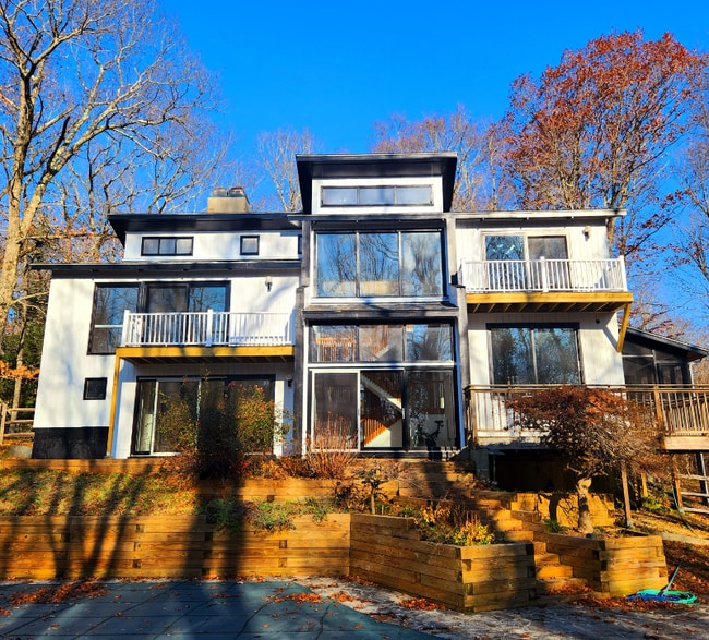 property at 41 Breeds Hill Pl