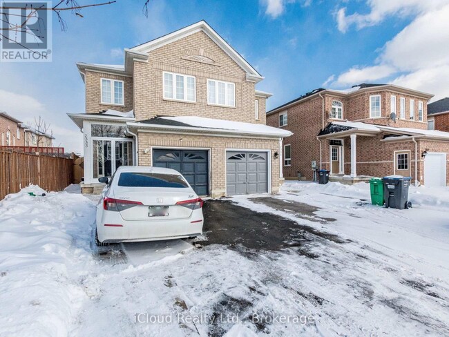 7333 Cork Tree Row in Mississauga, ON - Building Photo - Building Photo